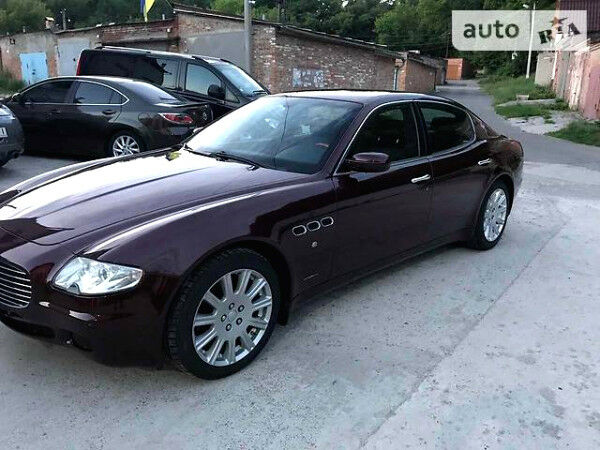 Червоний Мазераті Quattroporte, об'ємом двигуна 4.2 л та пробігом 47 тис. км за 22900 $, фото 1 на Automoto.ua