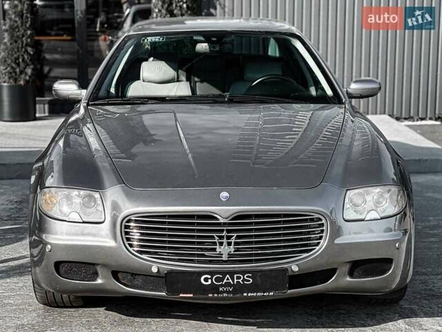 Сірий Мазераті Quattroporte, об'ємом двигуна 4.24 л та пробігом 115 тис. км за 9999 $, фото 1 на Automoto.ua