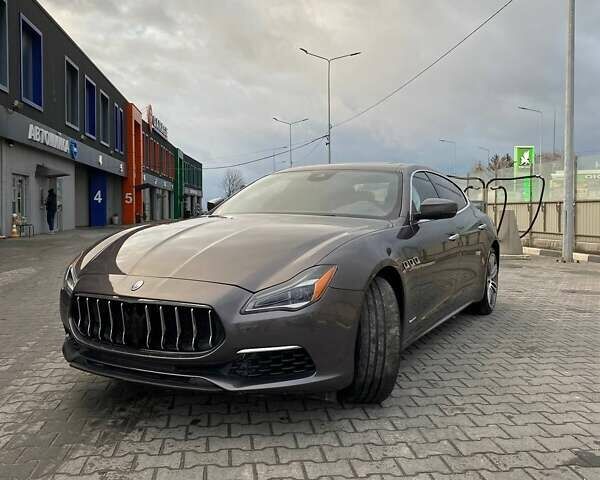 Серый Мазерати Кватропорте, объемом двигателя 2.98 л и пробегом 96 тыс. км за 42390 $, фото 1 на Automoto.ua