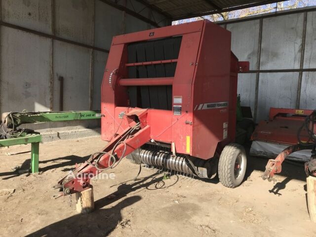 Красный Массей Фергюсон 1745, объемом двигателя 0 л и пробегом 0 тыс. км за 3835 $, фото 1 на Automoto.ua