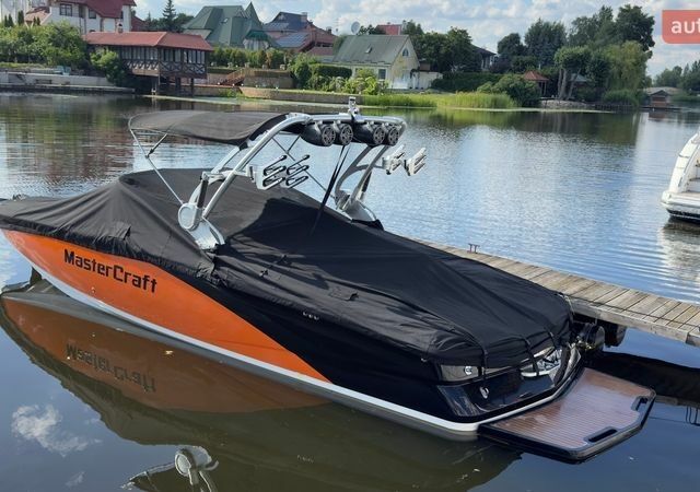 Красный МастерКрафт X55, объемом двигателя 0 л и пробегом 1 тыс. км за 118000 $, фото 1 на Automoto.ua