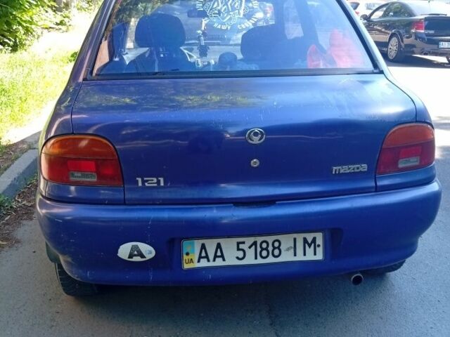 Фиолетовый Мазда 121, объемом двигателя 0 л и пробегом 250 тыс. км за 592 $, фото 1 на Automoto.ua