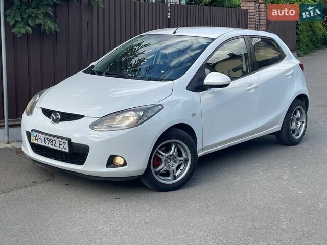Білий Мазда 2, об'ємом двигуна 1.5 л та пробігом 236 тис. км за 5900 $, фото 1 на Automoto.ua