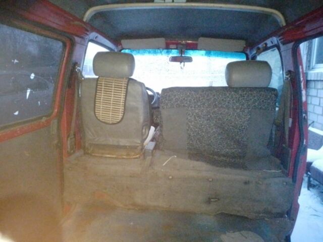 Красный Мазда 2, объемом двигателя 0 л и пробегом 500 тыс. км за 800 $, фото 1 на Automoto.ua