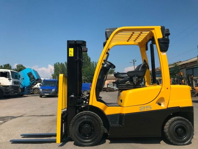 Желтый Мазда 2, объемом двигателя 3 л и пробегом 1 тыс. км за 13259 $, фото 1 на Automoto.ua