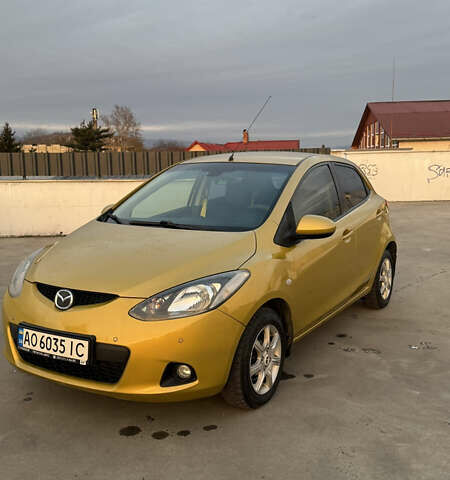 Желтый Мазда 2, объемом двигателя 1.5 л и пробегом 135 тыс. км за 8000 $, фото 1 на Automoto.ua