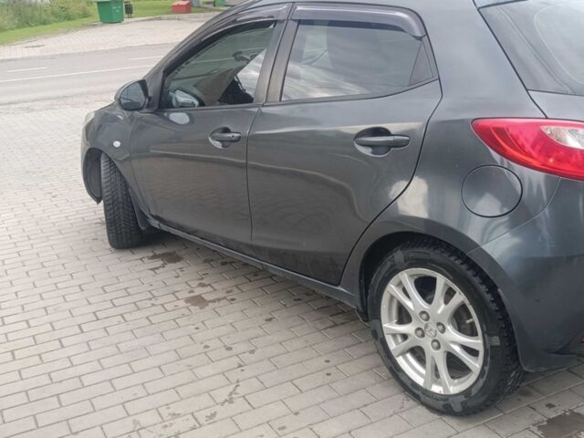 Сірий Мазда 2, об'ємом двигуна 1.5 л та пробігом 117 тис. км за 4600 $, фото 1 на Automoto.ua