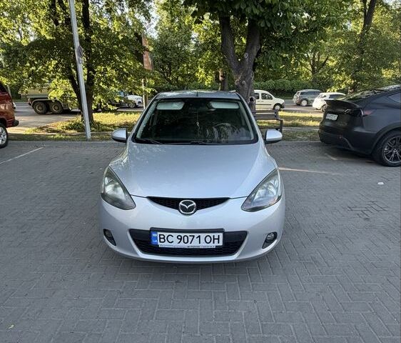 Серый Мазда 2, объемом двигателя 1.5 л и пробегом 179 тыс. км за 4800 $, фото 1 на Automoto.ua