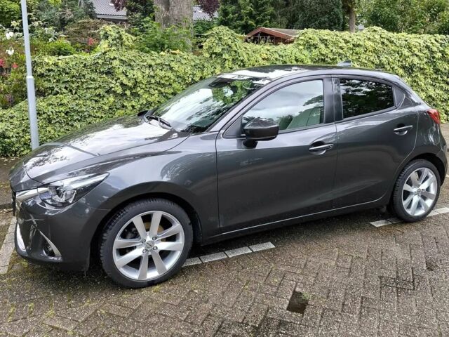 Серый Мазда 2, объемом двигателя 1.5 л и пробегом 44 тыс. км за 6000 $, фото 1 на Automoto.ua