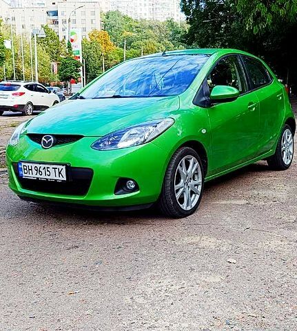 Зеленый Мазда 2, объемом двигателя 1.3 л и пробегом 157 тыс. км за 4990 $, фото 1 на Automoto.ua