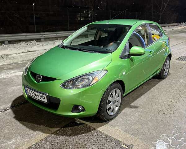 Зелений Мазда 2, об'ємом двигуна 1.5 л та пробігом 168 тис. км за 6850 $, фото 1 на Automoto.ua