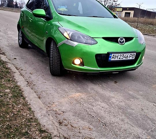 Зеленый Мазда 2, объемом двигателя 1.3 л и пробегом 19300 тыс. км за 4800 $, фото 1 на Automoto.ua