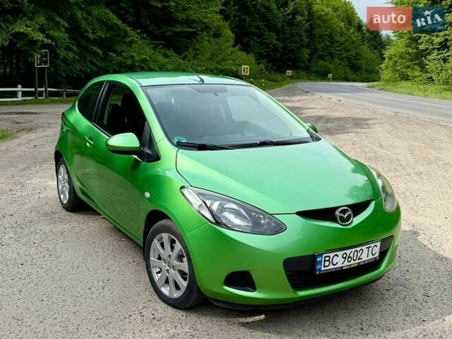 Зеленый Мазда 2, объемом двигателя 1.35 л и пробегом 237 тыс. км за 6000 $, фото 1 на Automoto.ua