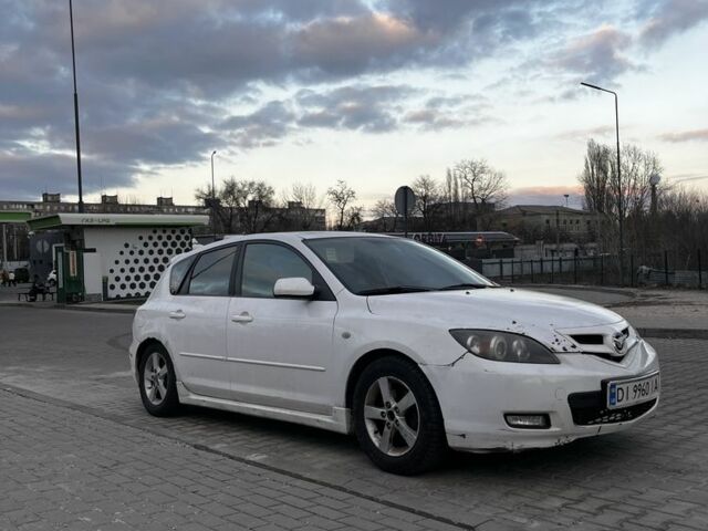 Білий Мазда 3, об'ємом двигуна 1.6 л та пробігом 320 тис. км за 3500 $, фото 1 на Automoto.ua