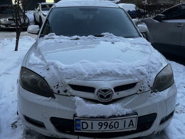 Белый Мазда 3, объемом двигателя 1.6 л и пробегом 320 тыс. км за 3300 $, фото 1 на Automoto.ua