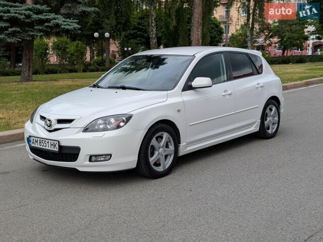 Белый Мазда 3, объемом двигателя 2 л и пробегом 247 тыс. км за 5700 $, фото 1 на Automoto.ua