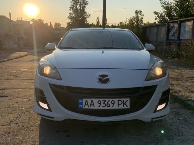 Белый Мазда 3, объемом двигателя 1.6 л и пробегом 95 тыс. км за 9500 $, фото 1 на Automoto.ua