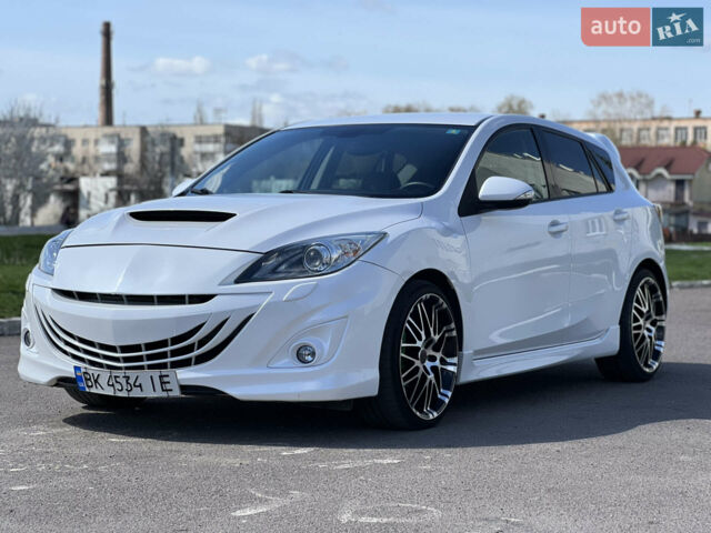 Білий Мазда 3, об'ємом двигуна 2.26 л та пробігом 120 тис. км за 5500 $, фото 1 на Automoto.ua