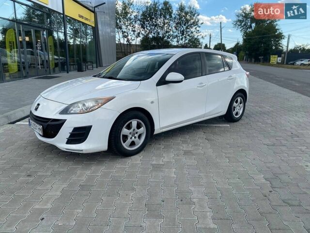 Белый Мазда 3, объемом двигателя 1.6 л и пробегом 213 тыс. км за 5900 $, фото 1 на Automoto.ua