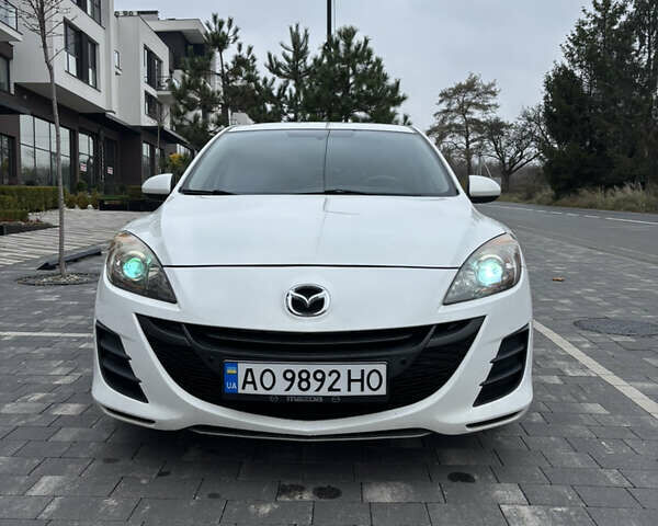 Белый Мазда 3, объемом двигателя 1.6 л и пробегом 171 тыс. км за 8500 $, фото 1 на Automoto.ua
