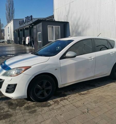 Белый Мазда 3, объемом двигателя 1.6 л и пробегом 191 тыс. км за 7000 $, фото 1 на Automoto.ua