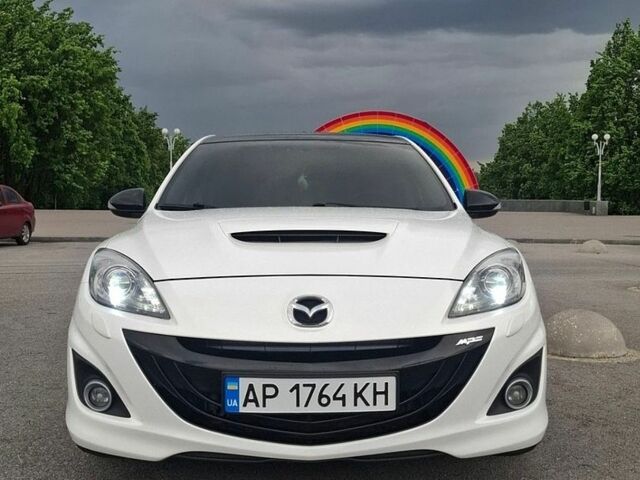 Белый Мазда 3, объемом двигателя 2.26 л и пробегом 180 тыс. км за 10000 $, фото 1 на Automoto.ua