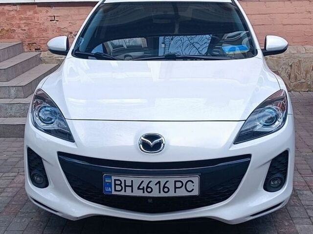 Белый Мазда 3, объемом двигателя 2 л и пробегом 152 тыс. км за 7800 $, фото 1 на Automoto.ua