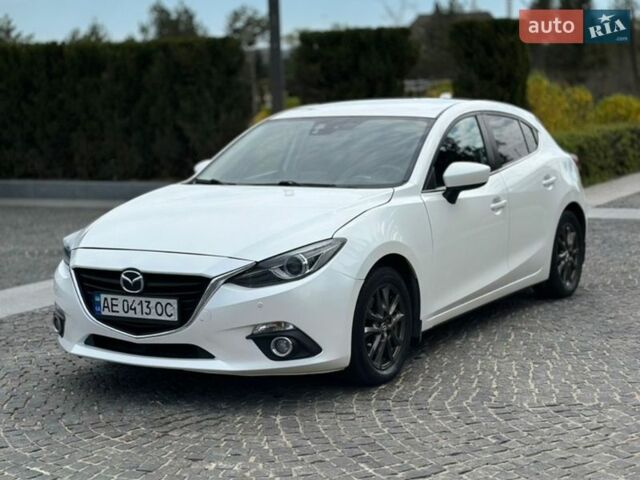 Белый Мазда 3, объемом двигателя 2 л и пробегом 185 тыс. км за 7500 $, фото 1 на Automoto.ua