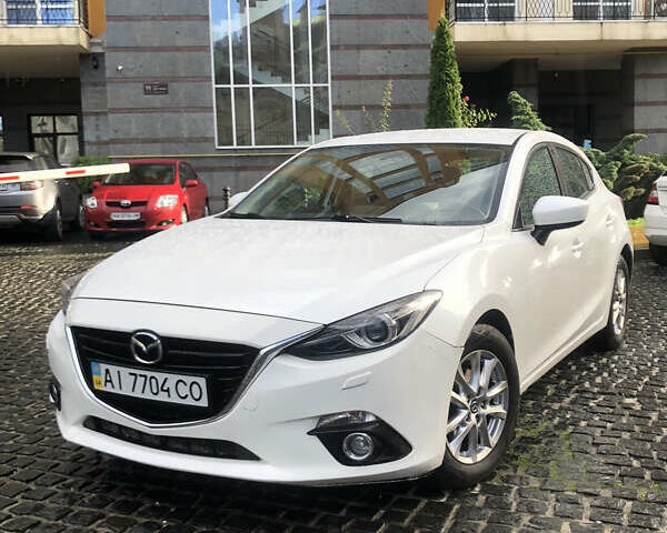 Білий Мазда 3, об'ємом двигуна 1.5 л та пробігом 148 тис. км за 12500 $, фото 1 на Automoto.ua