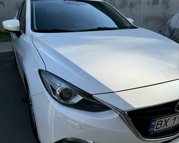 Білий Мазда 3, об'ємом двигуна 1.5 л та пробігом 193 тис. км за 12000 $, фото 1 на Automoto.ua