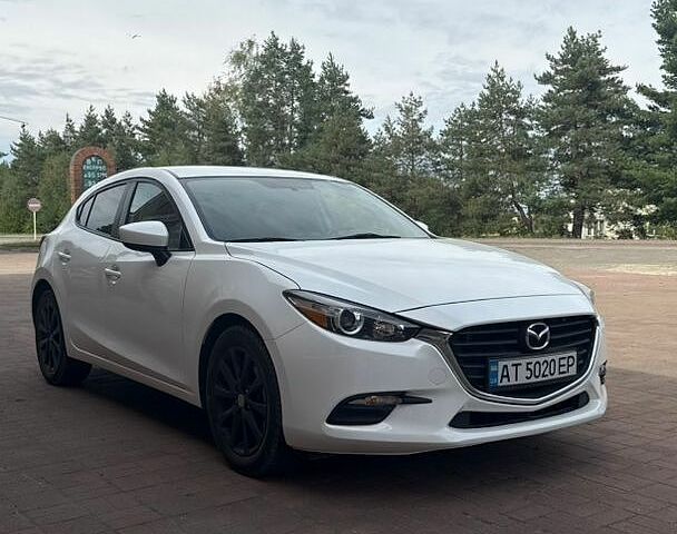 Белый Мазда 3, объемом двигателя 2 л и пробегом 96 тыс. км за 12000 $, фото 1 на Automoto.ua