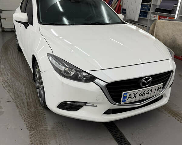 Белый Мазда 3, объемом двигателя 2.5 л и пробегом 120 тыс. км за 12900 $, фото 1 на Automoto.ua