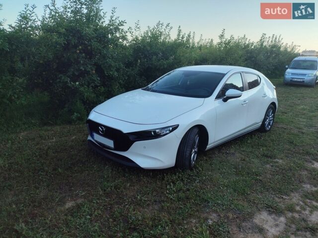 Білий Мазда 3, об'ємом двигуна 1.5 л та пробігом 71 тис. км за 16800 $, фото 1 на Automoto.ua