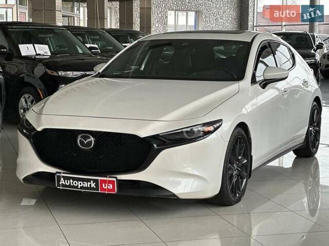 Белый Мазда 3, объемом двигателя 2.5 л и пробегом 57 тыс. км за 16440 $, фото 1 на Automoto.ua
