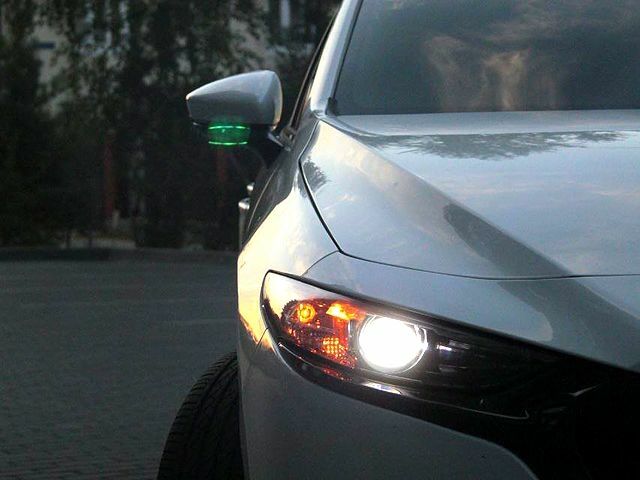 Білий Мазда 3, об'ємом двигуна 2.5 л та пробігом 14 тис. км за 16700 $, фото 1 на Automoto.ua