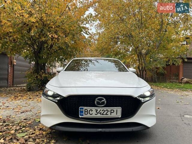 Мазда 3 2019 в Одессе на Automoto.ua Белый Мазда 3, объемом двигателя 2.49 л и пробегом 86 тыс. км за 14000 $, фото 1 на Automoto.ua