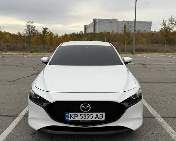 Білий Мазда 3, об'ємом двигуна 2.5 л та пробігом 143 тис. км за 16000 $, фото 1 на Automoto.ua