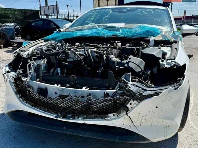 Білий Мазда 3, об'ємом двигуна 2.49 л та пробігом 82 тис. км за 10500 $, фото 1 на Automoto.ua