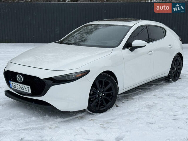 Белый Мазда 3, объемом двигателя 2.5 л и пробегом 98 тыс. км за 15999 $, фото 1 на Automoto.ua