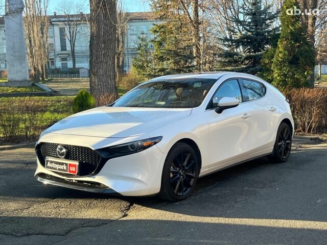 Белый Мазда 3, объемом двигателя 2.5 л и пробегом 39 тыс. км за 18990 $, фото 1 на Automoto.ua