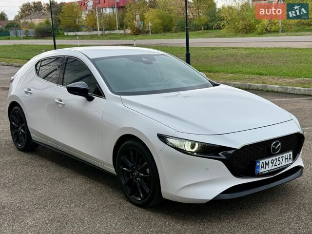 Белый Мазда 3, объемом двигателя 2 л и пробегом 30 тыс. км за 20500 $, фото 1 на Automoto.ua