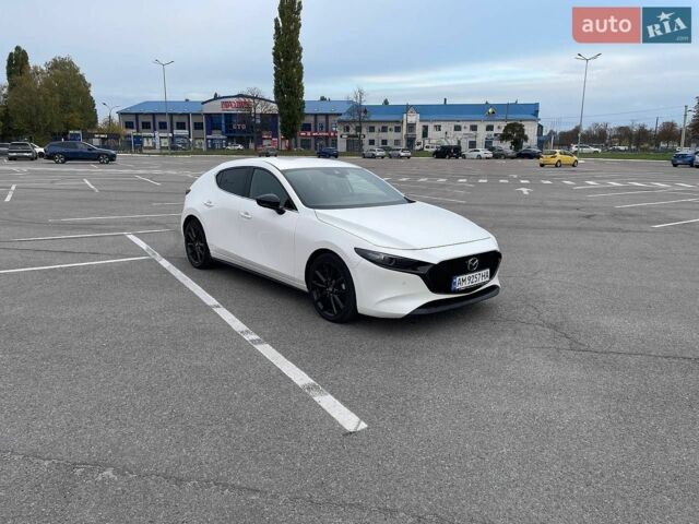 Білий Мазда 3, об'ємом двигуна 2 л та пробігом 30 тис. км за 19400 $, фото 1 на Automoto.ua