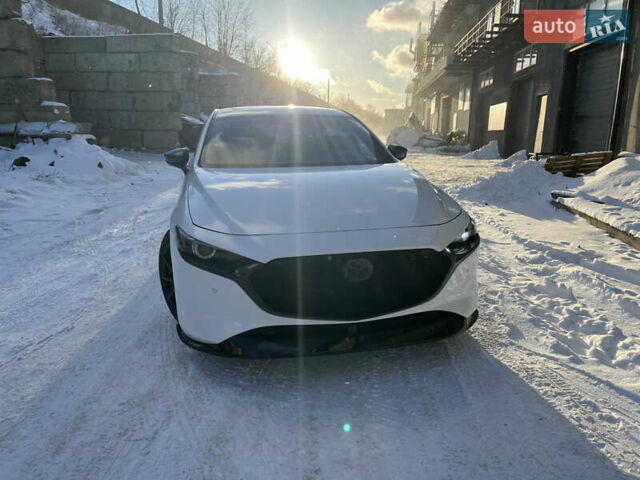 Білий Мазда 3, об'ємом двигуна 2.49 л та пробігом 17 тис. км за 24000 $, фото 1 на Automoto.ua