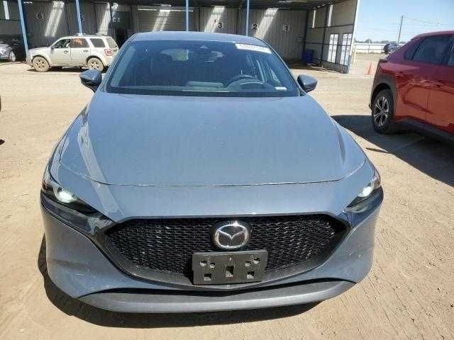 Белый Мазда 3, объемом двигателя 0 л и пробегом 14 тыс. км за 5500 $, фото 1 на Automoto.ua