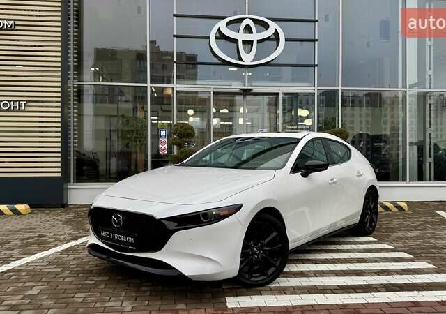Белый Мазда 3, объемом двигателя 2.5 л и пробегом 5 тыс. км за 25500 $, фото 1 на Automoto.ua
