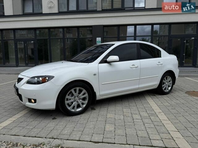 Білий Мазда 3, об'ємом двигуна 1.6 л та пробігом 200 тис. км за 4950 $, фото 1 на Automoto.ua