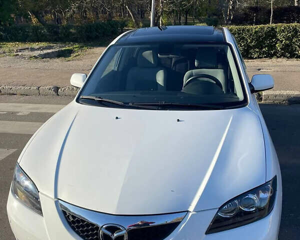 Белый Мазда 3, объемом двигателя 1.6 л и пробегом 195 тыс. км за 6100 $, фото 1 на Automoto.ua