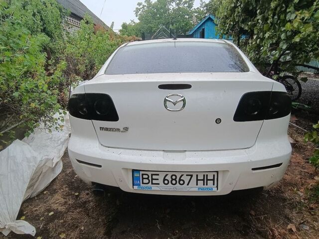 Білий Мазда 3, об'ємом двигуна 1.6 л та пробігом 221 тис. км за 3500 $, фото 1 на Automoto.ua