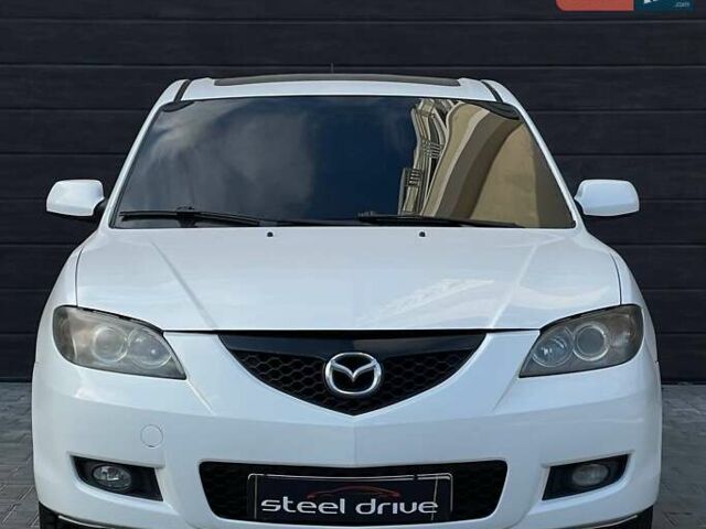 Белый Мазда 3, объемом двигателя 1.6 л и пробегом 216 тыс. км за 5499 $, фото 1 на Automoto.ua
