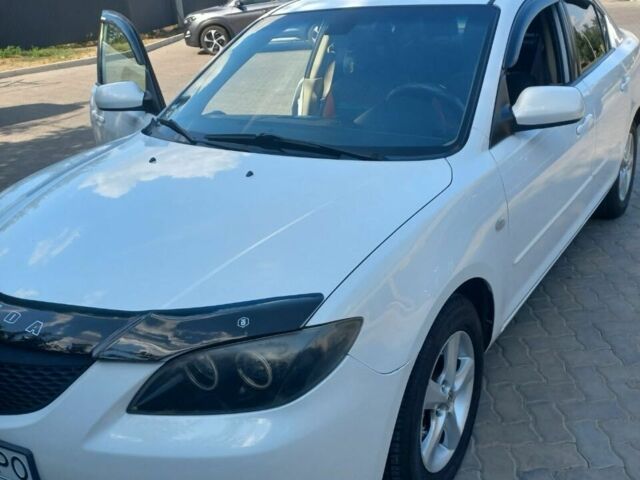 Белый Мазда 3, объемом двигателя 1.6 л и пробегом 192 тыс. км за 6400 $, фото 1 на Automoto.ua